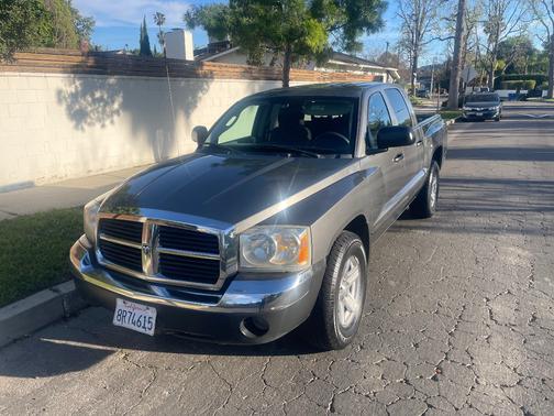 Gray 2005 Dodge Dakota SLT Quad Cab