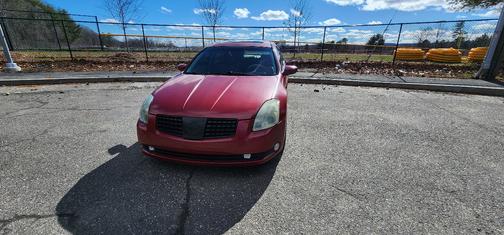 Red 2004 Nissan Maxima SE
