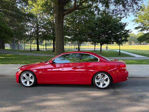 Red 2008 BMW 335 i