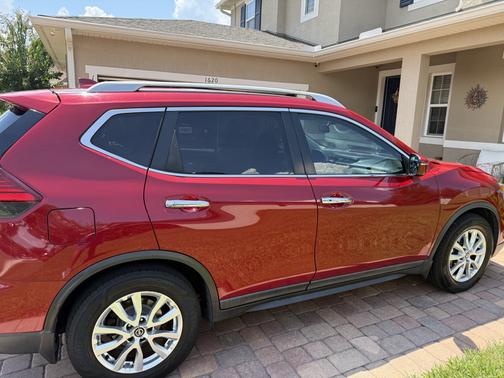 Red 2017 Nissan Rogue SV