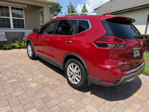 Red 2017 Nissan Rogue SV
