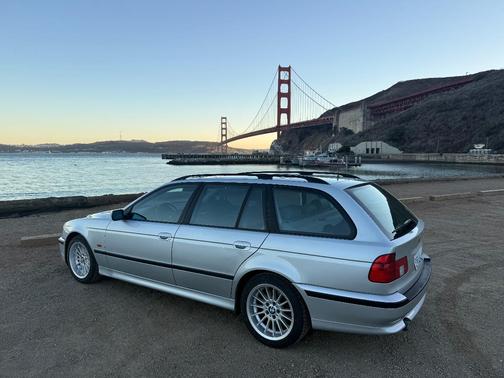 Silver 1999 BMW 540 iT