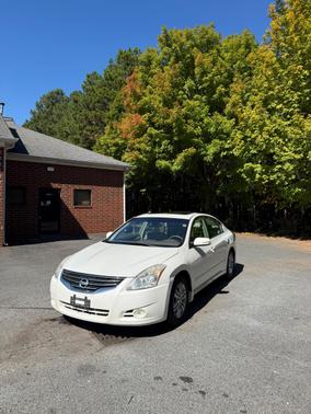 White 2010 Nissan Altima 2.5 S