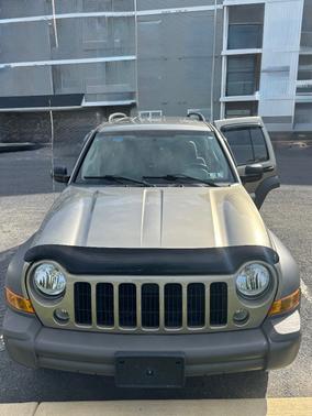 Gold 2006 Jeep Liberty Sport
