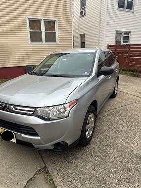 2014 Mitsubishi Outlander ES
