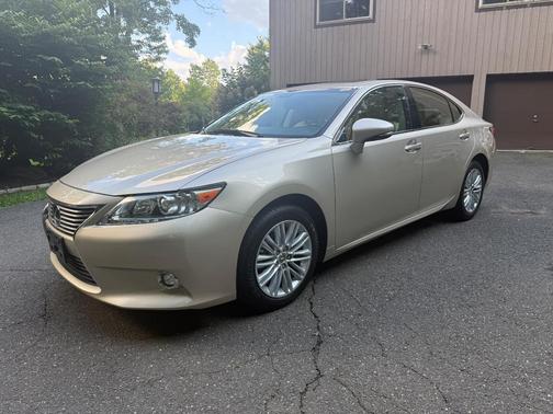 Beige 2014 Lexus ES 350 Base