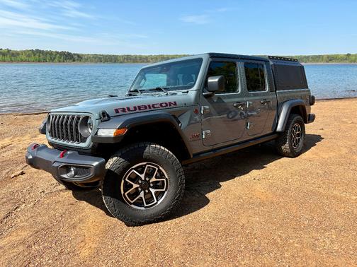 Gray 2024 Jeep Gladiator Rubicon
