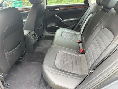 Gray 2013 Volkswagen Passat 2.5 SEL Premium