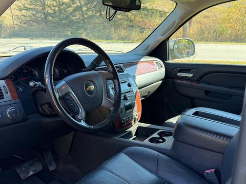 Gold 2013 Chevrolet Suburban 1500 LT