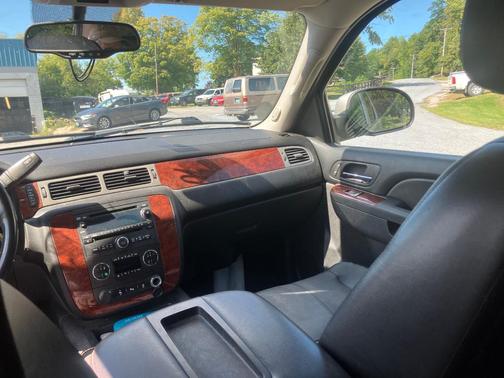 Gold 2013 Chevrolet Suburban 1500 LT