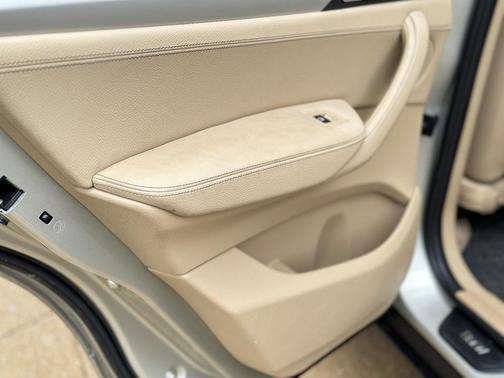 Gold 2011 BMW X3 xDrive28i