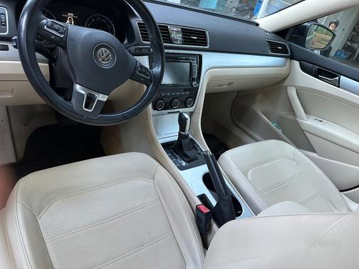 2013 Volkswagen Passat 2.5 SE