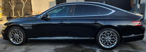Black 2023 Genesis G80 2.5T
