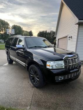 Black 2012 Lincoln Navigator L
