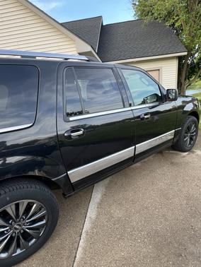 Black 2012 Lincoln Navigator L