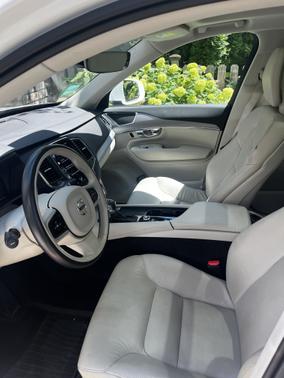2021 Volvo XC90 T5 Momentum