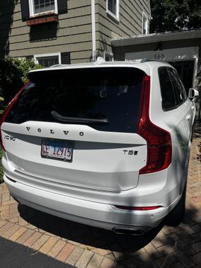 2021 Volvo XC90 T5 Momentum