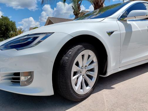 White 2018 Tesla Model S 100D
