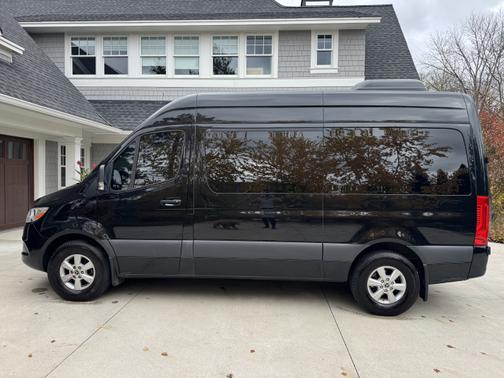 2022 Mercedes-Benz Sprinter 2500 Standard Roof