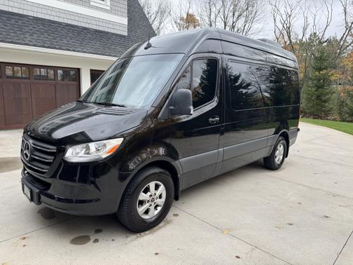 2022 Mercedes-Benz Sprinter 2500 Standard Roof