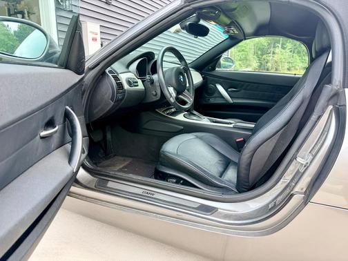 Gray 2005 BMW Z4 2.5i Roadster