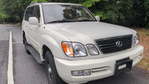 2001 Lexus LX 470 Base