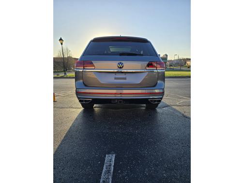 2021 Volkswagen Atlas 3.6L SE w/Technology R-Line