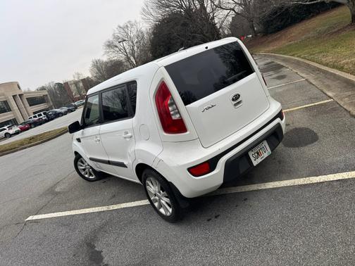 2012 Kia Soul +