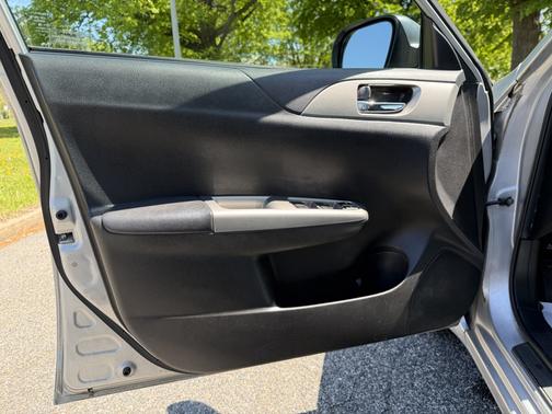 Silver 2009 Subaru Impreza 2.5 i