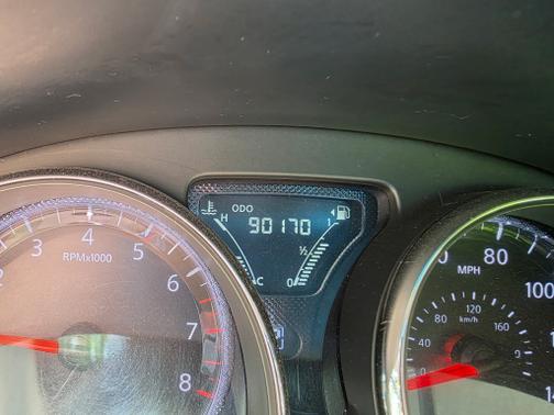 Gray 2017 Nissan Versa 1.6 SV