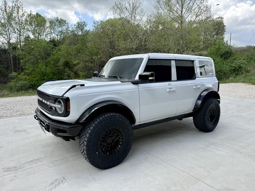 White 2022 Ford Bronco Wildtrak Advanced