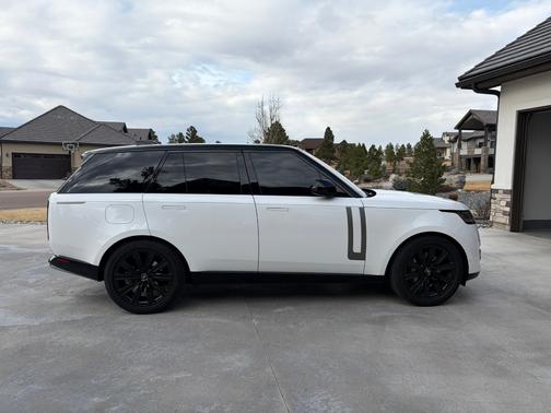 White 2023 Land Rover Range Rover P400 SE SWB