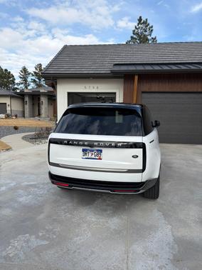 White 2023 Land Rover Range Rover P400 SE SWB