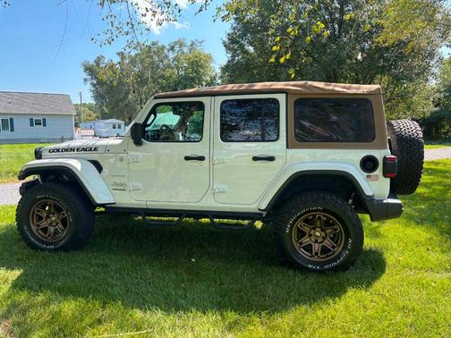 White 2018 Jeep Wrangler Unlimited Sahara