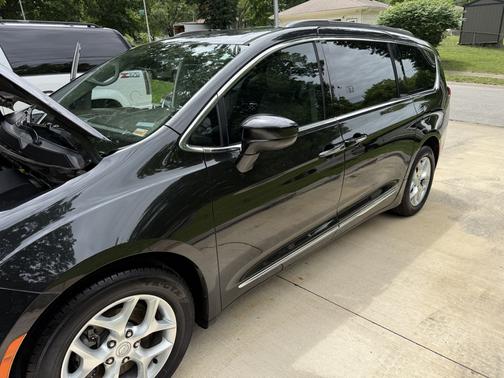 Black 2017 Chrysler Pacifica Touring-L