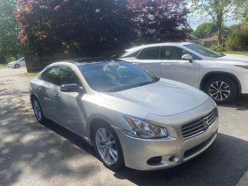 Silver 2011 Nissan Maxima SV