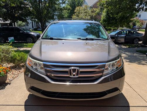 Gray 2012 Honda Odyssey EX-L