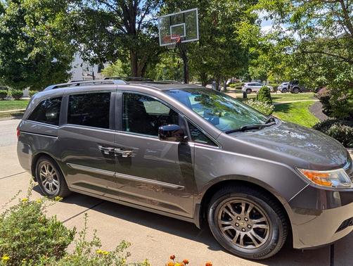 Gray 2012 Honda Odyssey EX-L