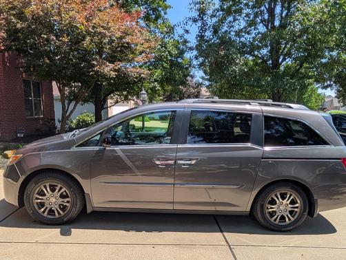 Gray 2012 Honda Odyssey EX-L