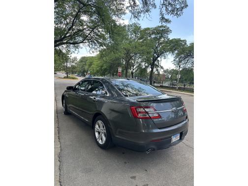 2015 Ford Taurus SEL
