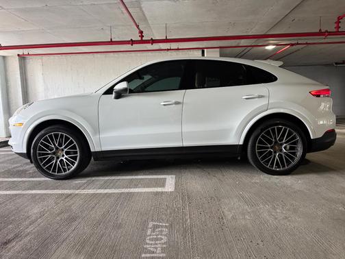 White 2021 Porsche Cayenne Cayenne