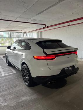 White 2021 Porsche Cayenne Cayenne