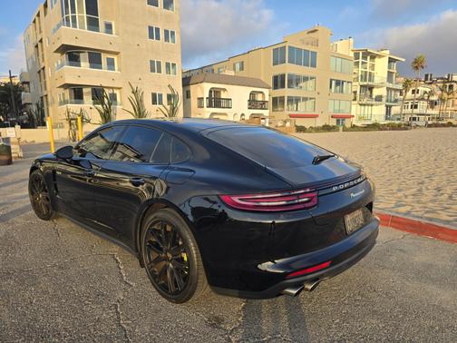 2019 Porsche Panamera 4 E-Hybrid