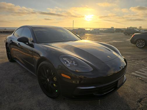 2019 Porsche Panamera 4 E-Hybrid