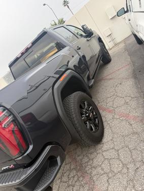 2024 GMC Sierra 2500 AT4