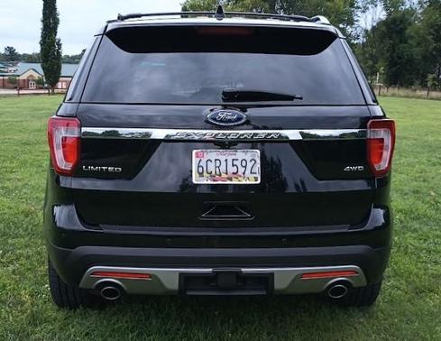 Black 2016 Ford Explorer Limited