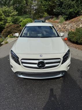 White 2015 Mercedes-Benz GLA-Class GLA 250 4MATIC