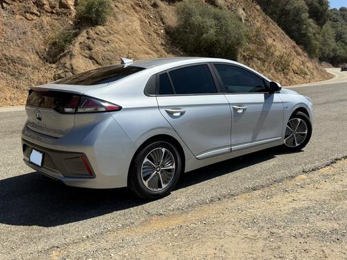 Silver 2020 Hyundai IONIQ Plug-In Hybrid SE