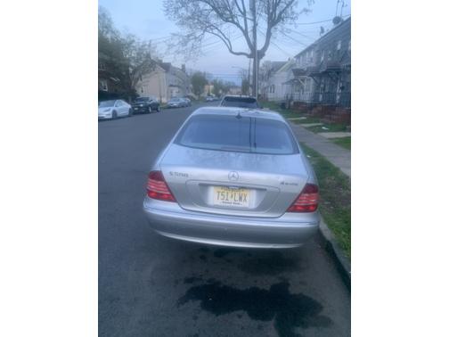 Photo 2 of 5 of 2004 Mercedes-Benz S-Class S500 4MATIC