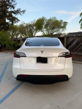 2023 Tesla Model Y RWD